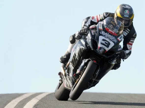senior tt 2011 guy martin