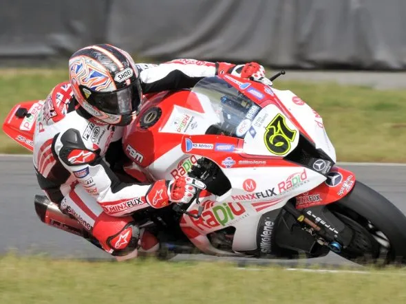 shane byrne fp2 snetterton 2013