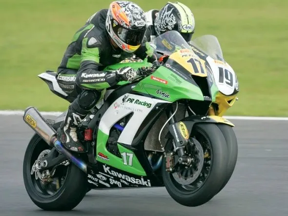 simon andrews steve brogan bsb snetterton 2011