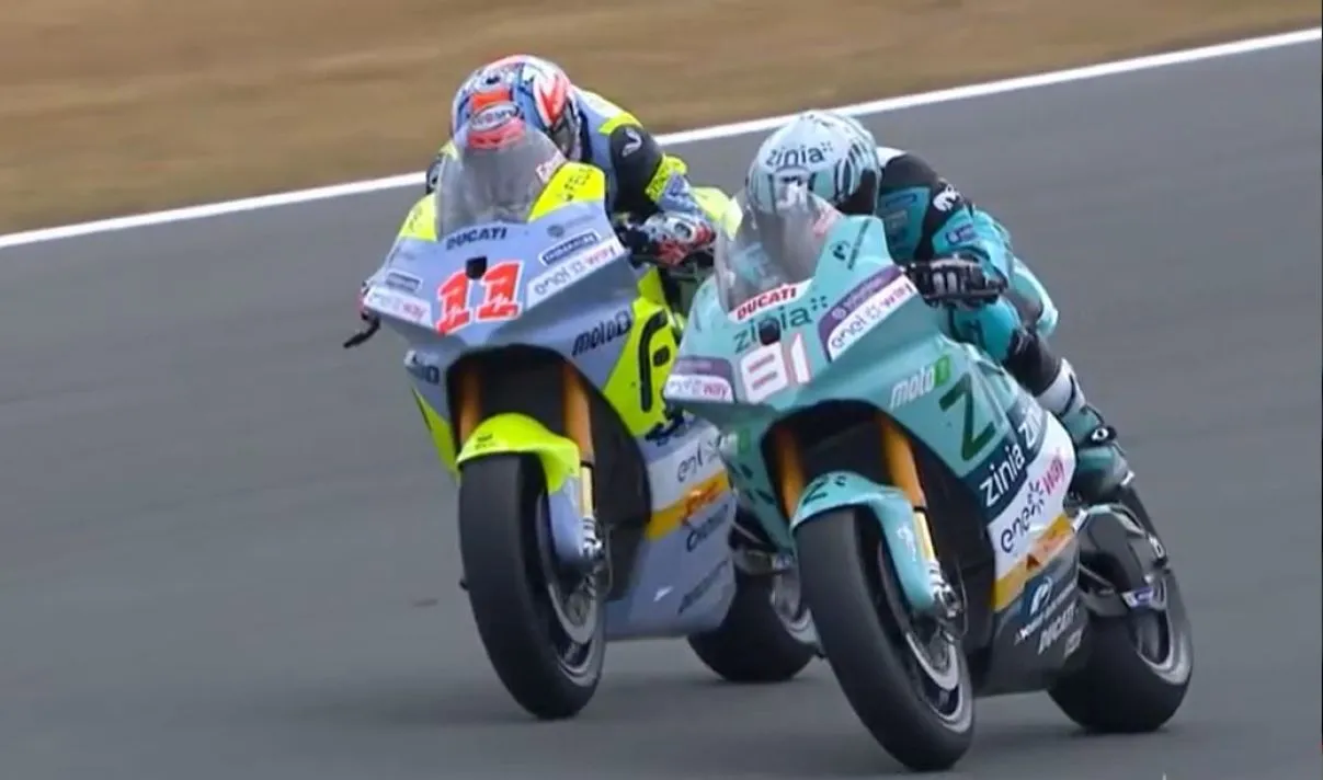 sorpasso ferrari torres gara2 assen 1