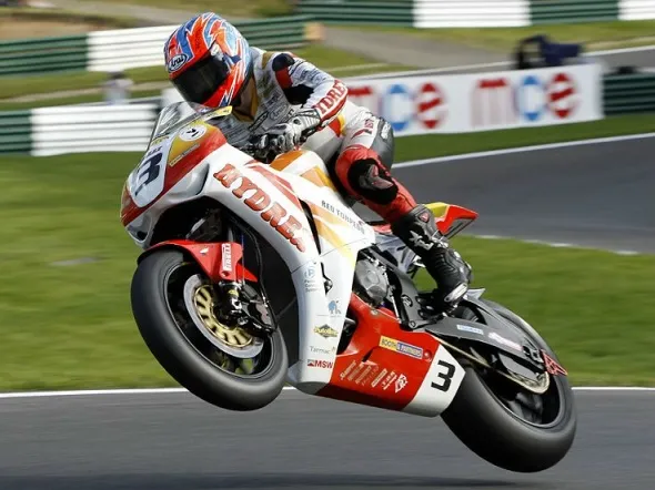 stuart easton hydrex honda jump cadwell