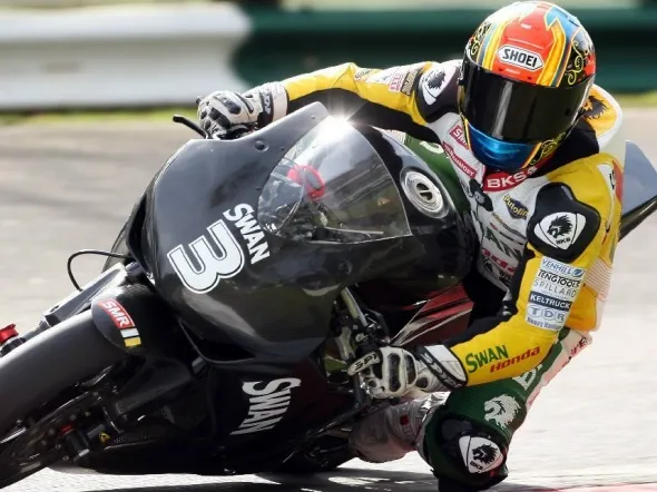 stuarteaston test cadwell park 2010