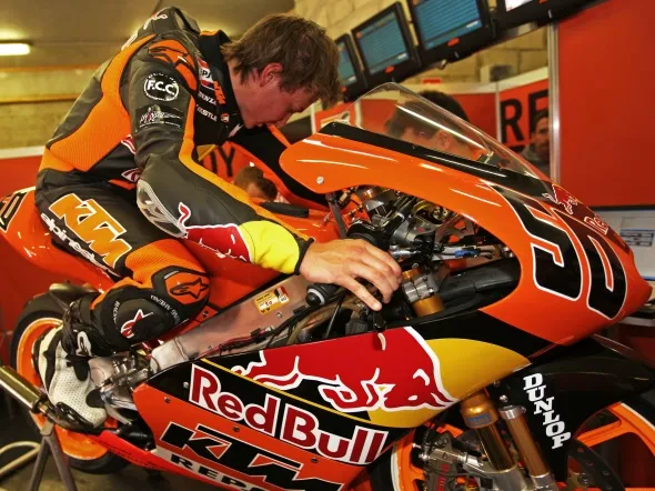 sturla fagerhaug box ktm redbull moto sport