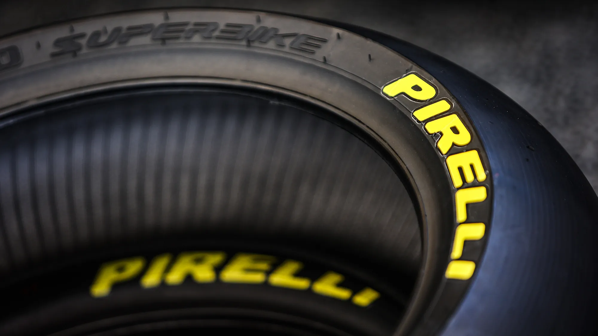 superbike moto2 moto3 pirelli