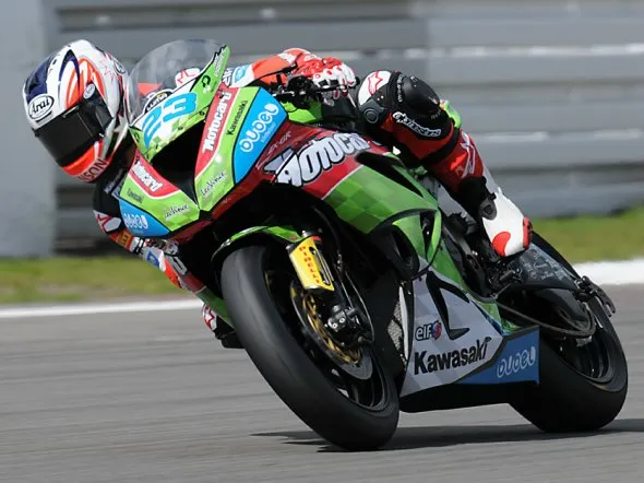 supersport brocparkes nurburgring 2010