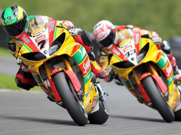 swan yamaha cadwell park 2011