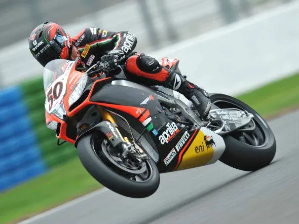 sylvain guintoli magny cours sbk qp21 2013