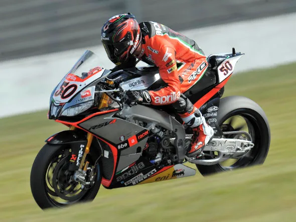 sylvain guintoli magnyrace1