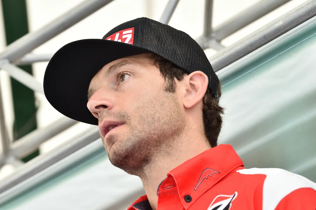 sylvain guintoli yoshimura riders