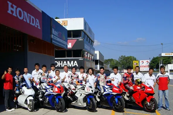 takaaki nakagami training thailandia