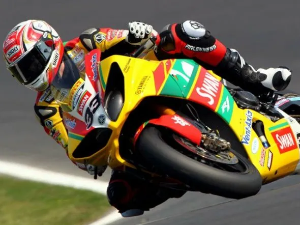 tommy hill race3 bhatch 2011