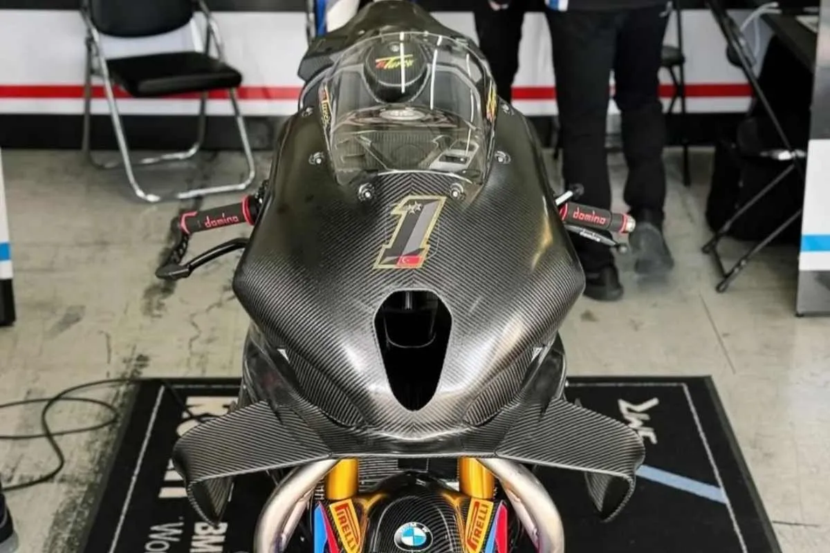toprak razgatlioglu bmw m 1000 rr