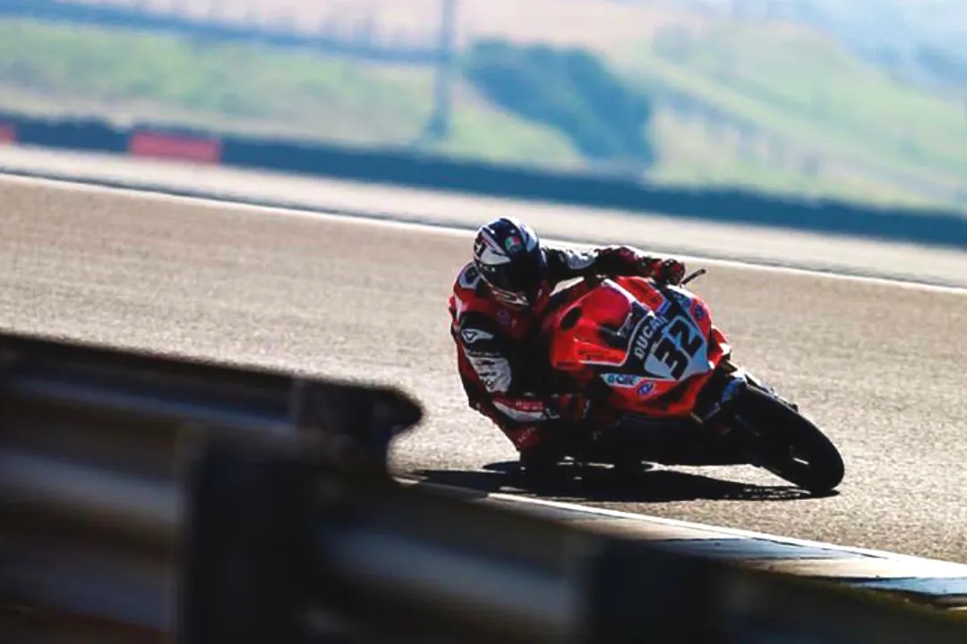 troy bayliss test phillip island 2019