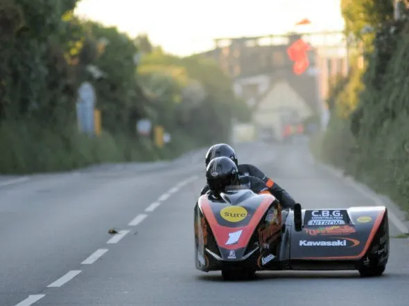 tt sidecar 2012 day1