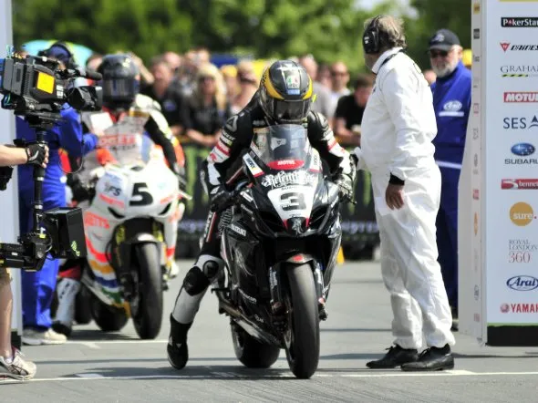 tt superbike start 2011