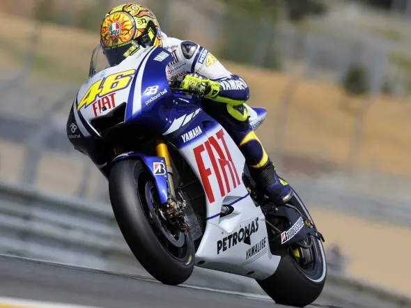 valentino rossi action lemans motogp 2009