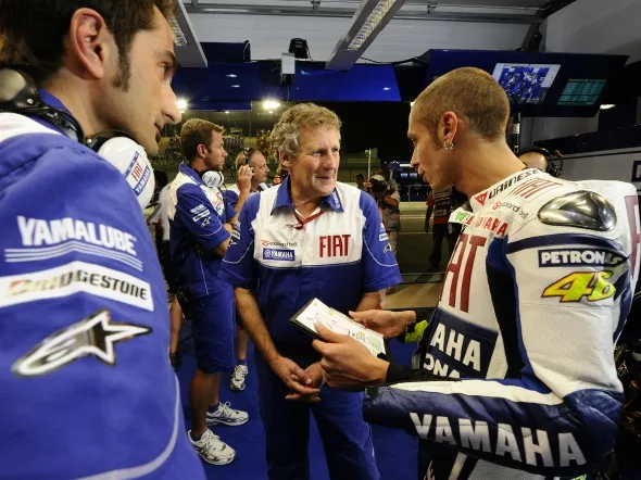 valentino rossi box losail 2009