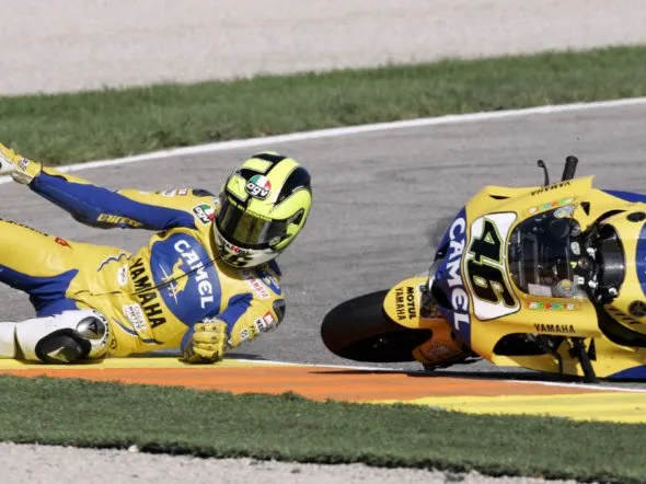 valentino rossi crash valencia 2006 2