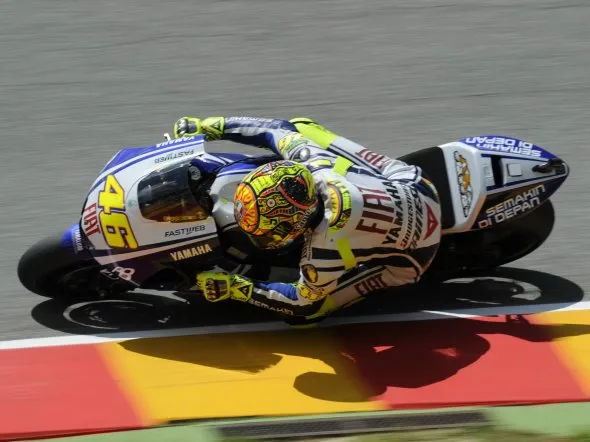 valentino rossi infortunato mugello
