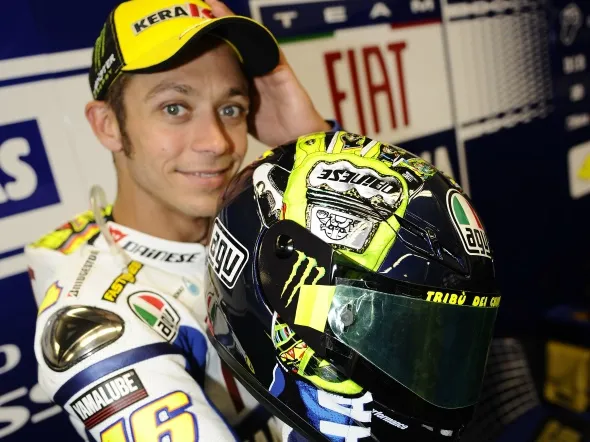 valentino rossi new helmet mugello 2009