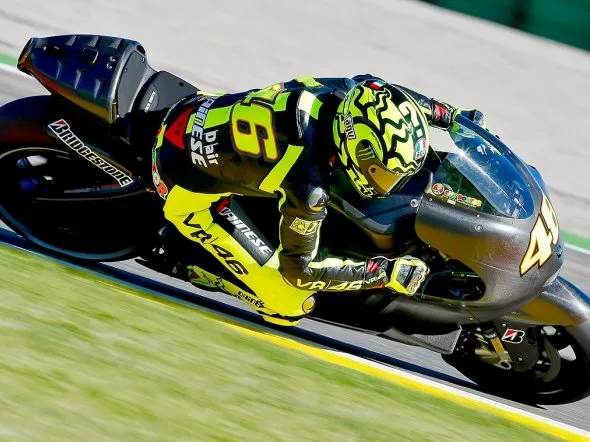 valentino rossi test ducatigp11