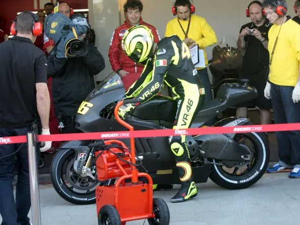 valentino rossi test valencia day2