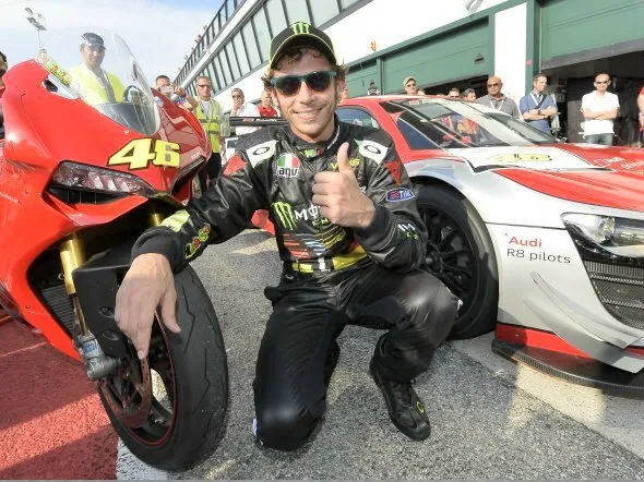 valentino rossi wdw 2012 ducati 2