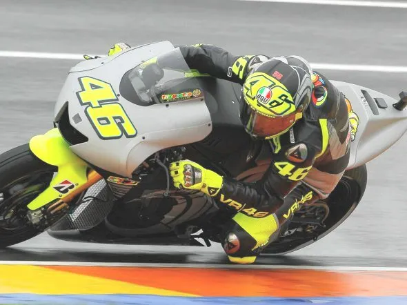 valentino rossi yamaha m1 test valencia 1