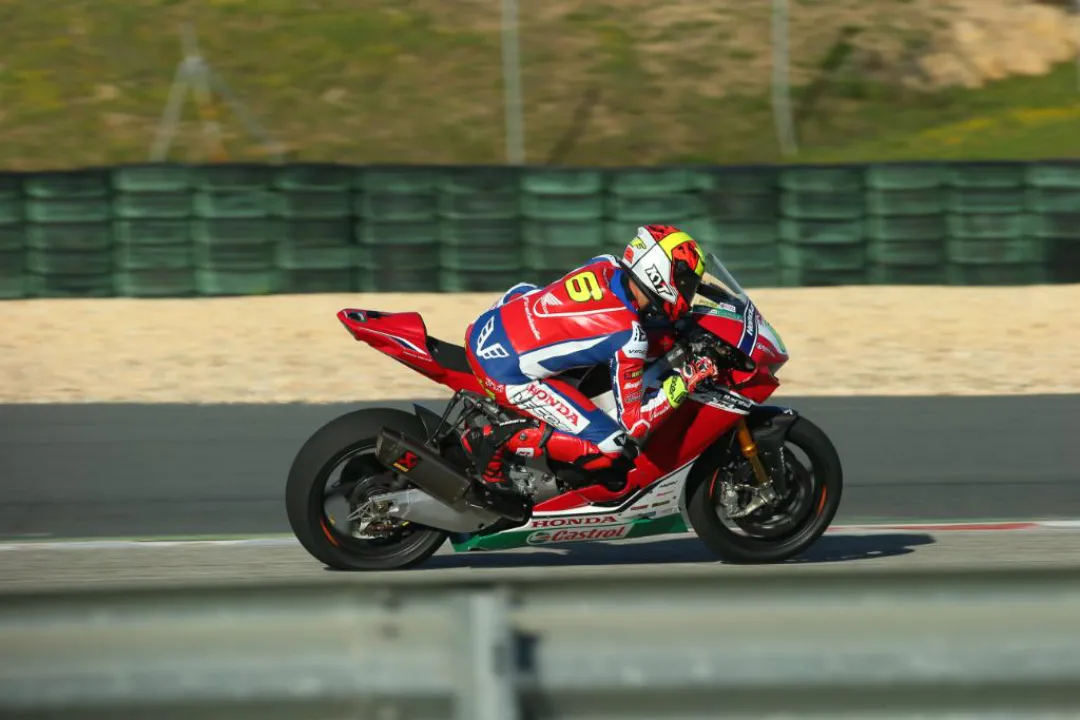 xavi fores test honda bsb