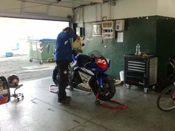 yamaha r1 sylvain barrier 2009