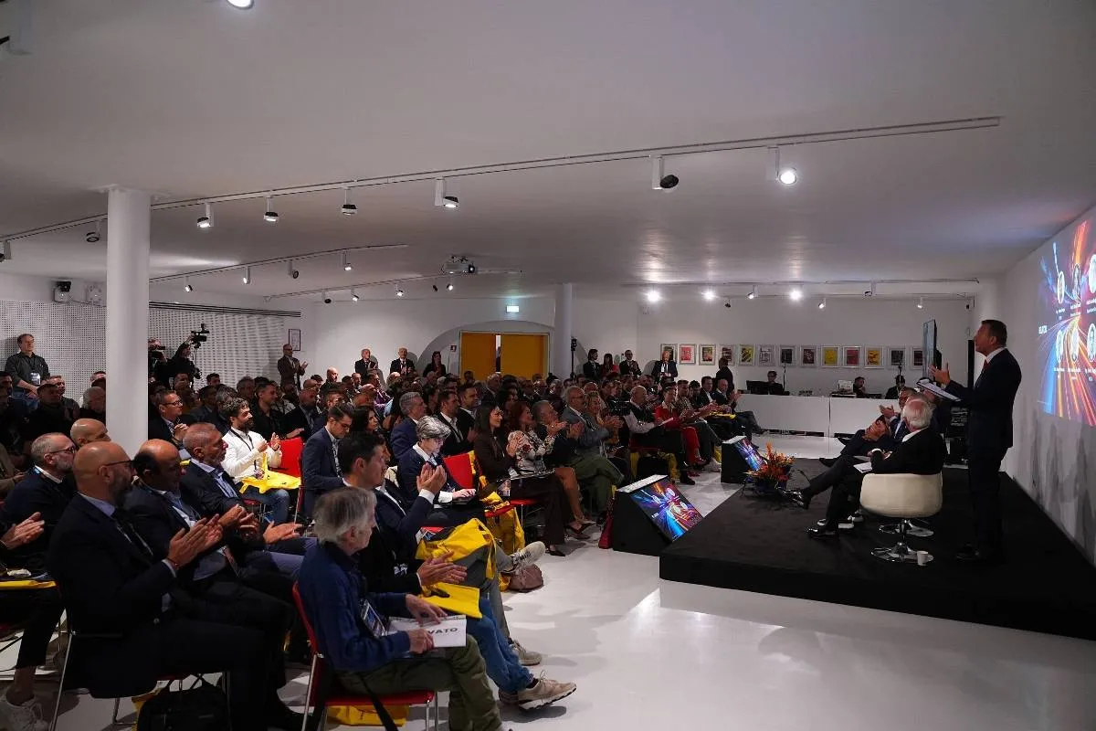 Museo Ferrari ha ospitato una conferenza su AI e nuovi modelli relazionali del lavoro