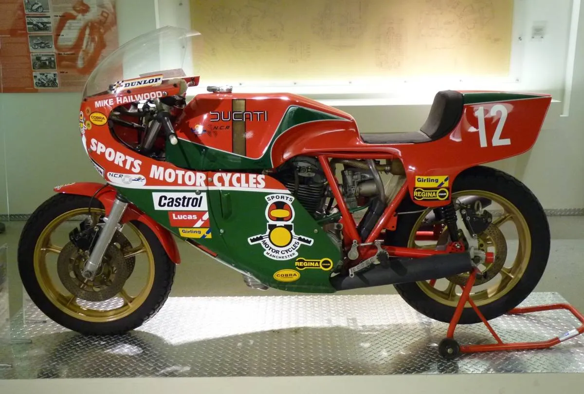 Ducati 900 SuperSport  di Mike Hailwood