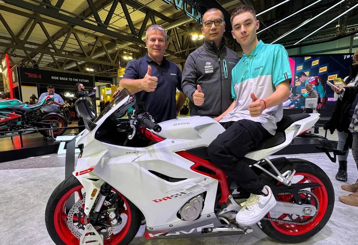 Kove in Sportbike con Fernandez