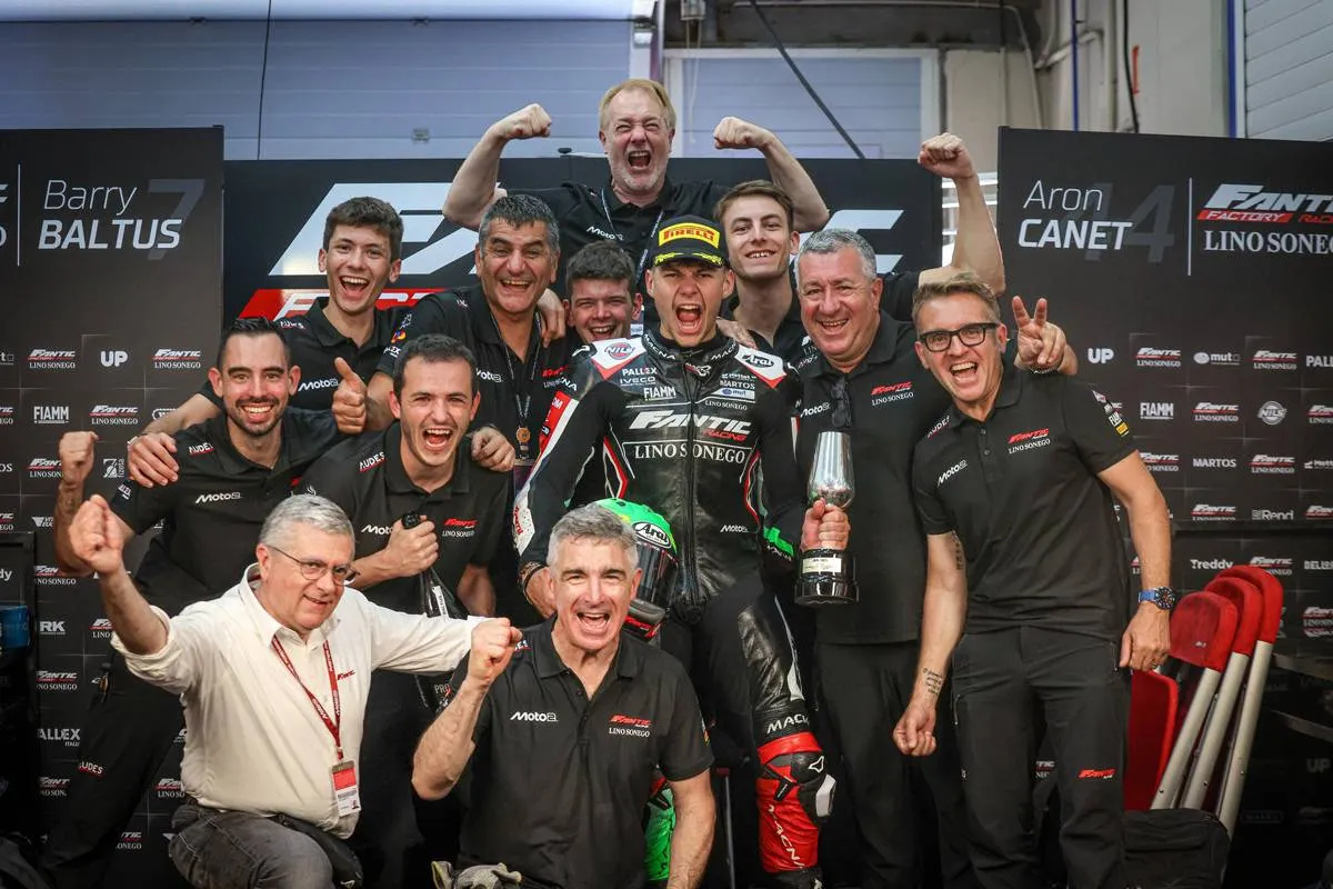 Stefano Bedon festeggia i successi Fantic Racing