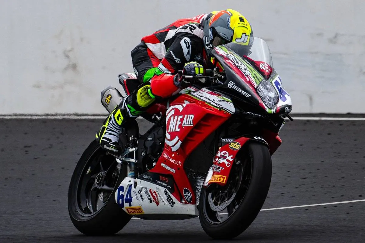 Federico Caricasulo protagonista su MV Agusta MotoZoo