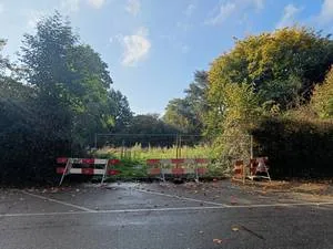 csm 2022 10 27 bn fit foto perceel hekken bij artikel aanbesteding ontwerp en bouw nieuw cultureel centrum f6de180ce6