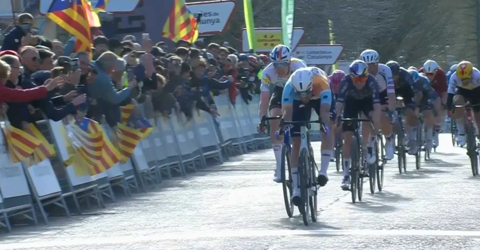 Ethan Vernon powers to a stage win at the 2026 Volta a Catalunya