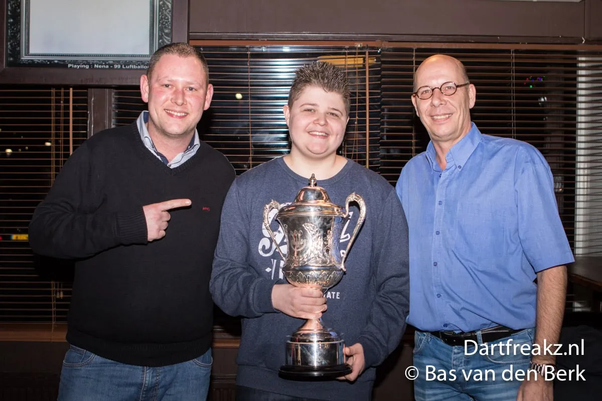 23 01 2017 Bas van den Berk Huldiging jeugd BDO Lakeside kampioen Justin van Tergouw 9274 18379