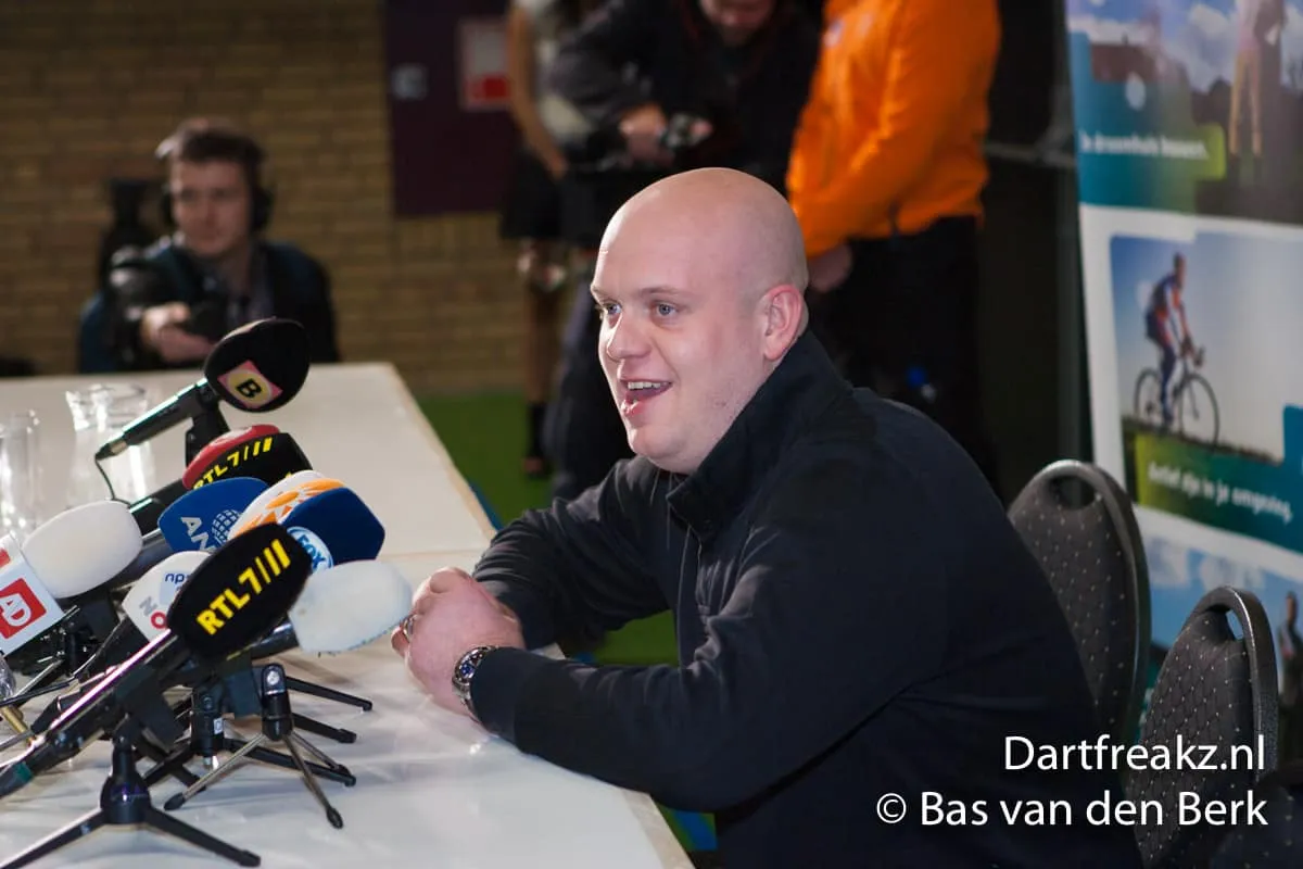 5 01 2017 Bas van den Berk Huldiging Michael van Gerwen 0974 16570