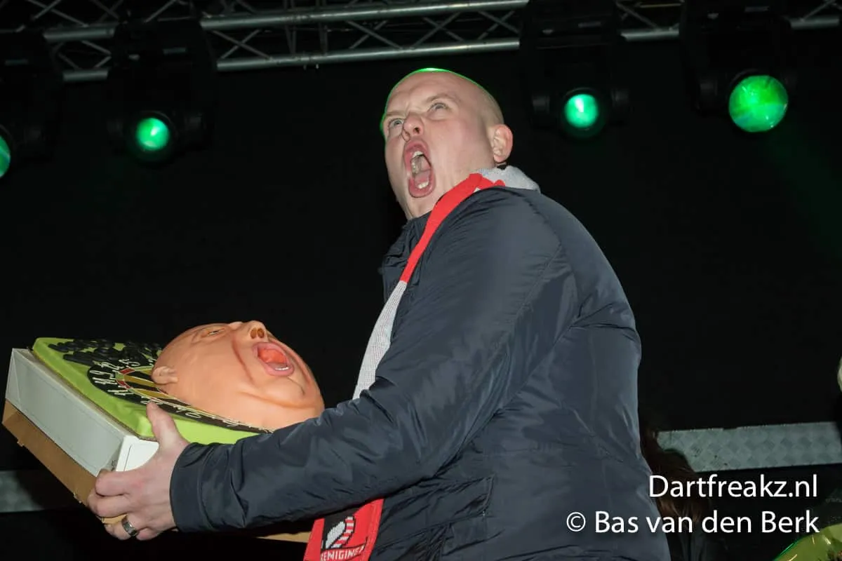 5 01 2017 Bas van den Berk Huldiging Michael van Gerwen 7591 16388