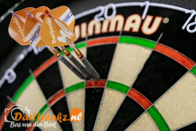 Algemeen dartbord op een dartbaan 57188