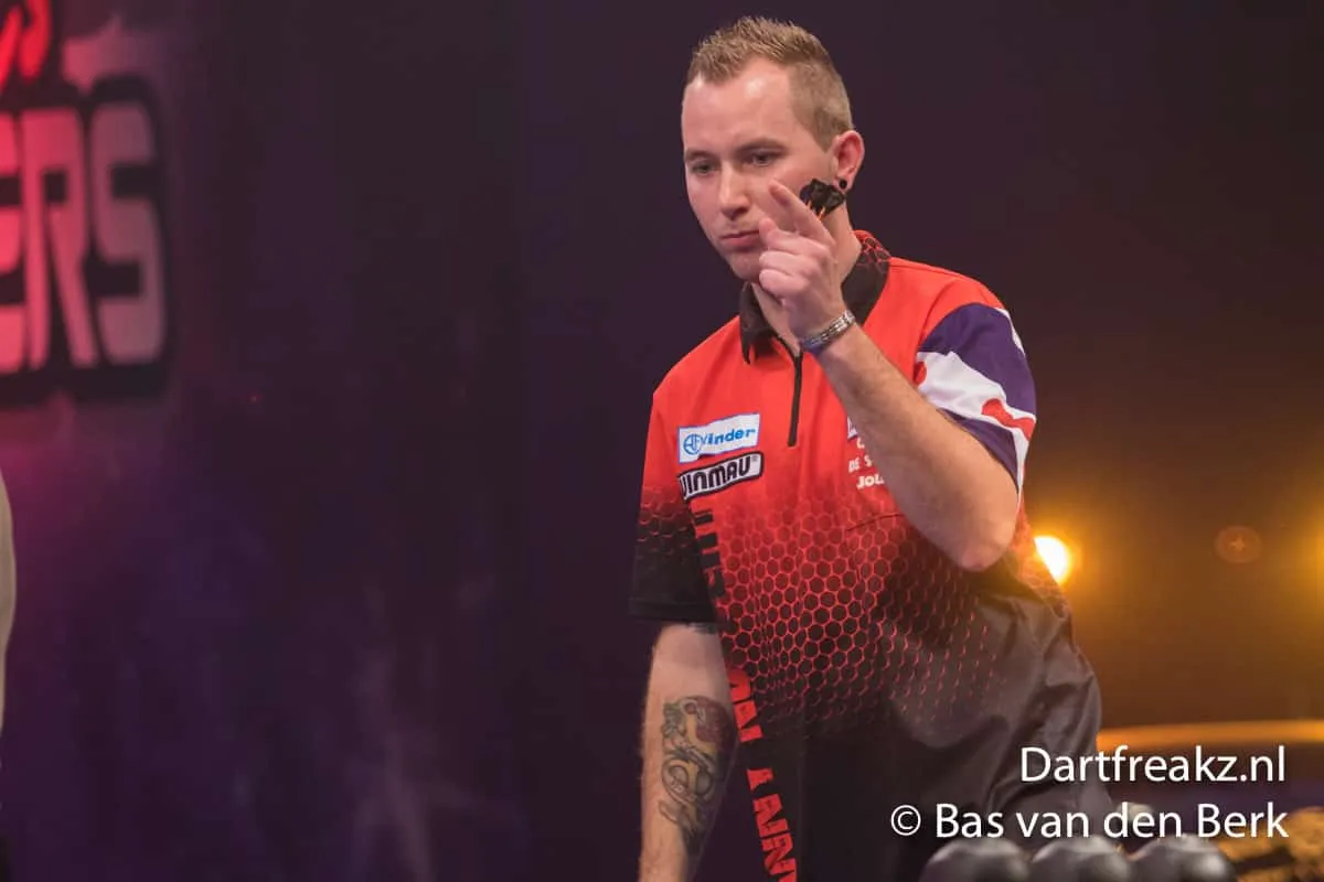 Danny Noppert 10 12 2016 Bas van den Berk Finder Darts Masters 2016 0 15180