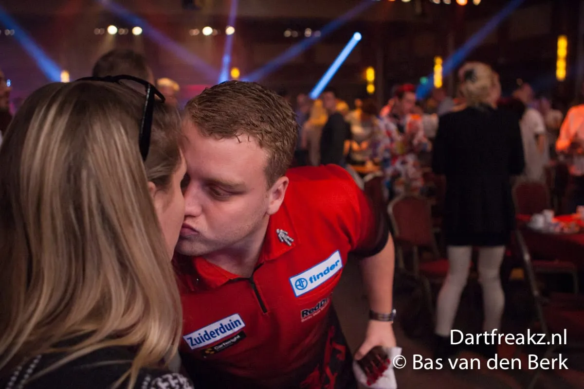 Dean Reynolds 10 12 2016 Bas van den Berk Finder Darts Masters 2016 40344 15260