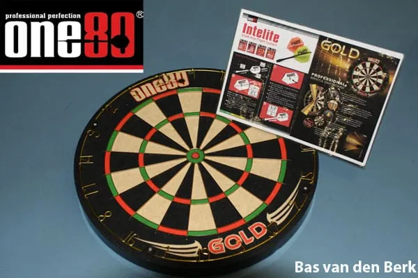 Gold one80 dartsboard