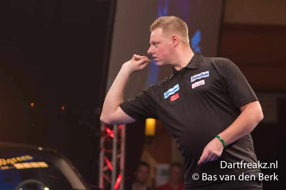Jeffrey Sparidaans 9 12 2016 Bas van den Berk Finder Darts Masters 2016 0 15018