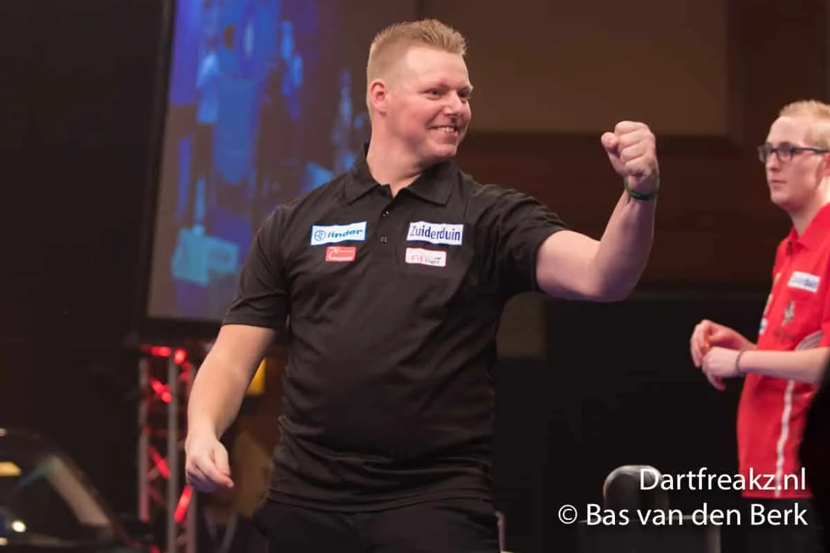 Jeffrey Sparidaans 9 12 2016 Bas van den Berk Finder Darts Masters 2016 0 15025