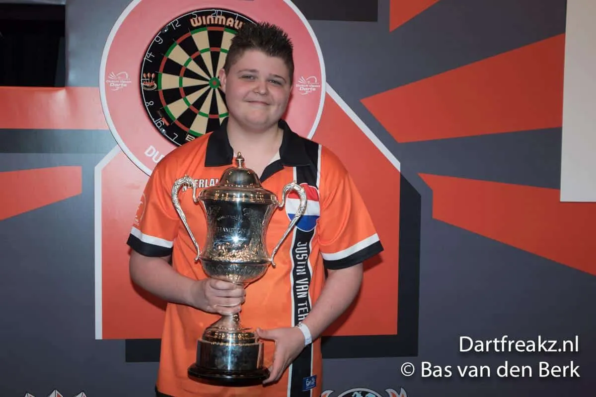 Justin van Tergouw Dutch Open 2017 met Lakesidebeker