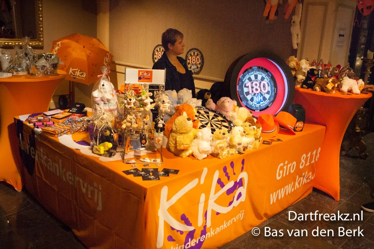 Kika 10 12 2016 Bas van den Berk Finder Darts Masters 2016 40191 15104