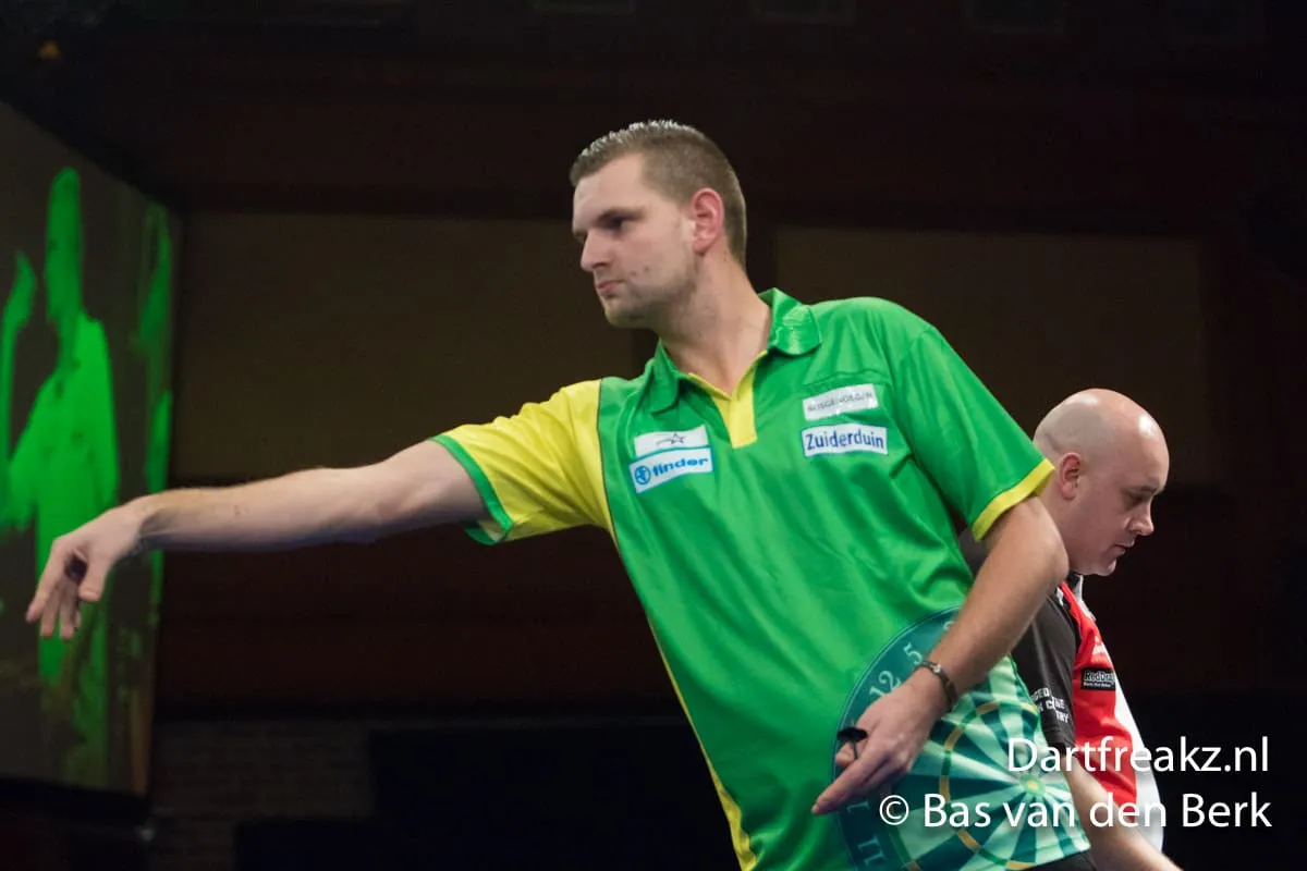 Martijn Kleermakers 9 12 2016 Bas van den Berk Finder Darts Masters 2016 0 14979