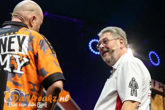 Martin Adams mental theo Raymon van Barneveld 70099